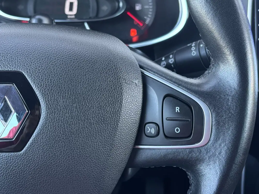 Renault Clio 2017 - 10500 EUR, 129000 km - 129000km - foto 24 de 39