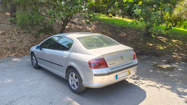 Peugeot 407 2005 - 4100 EUR, 355000 km - AUTO.MOTO.pt - 355000km - foto 2 de 7
