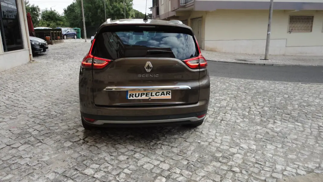 Renault Grand Scénic 2018 - 15500 EUR, 500000 km - 500000km - foto 5 de 33