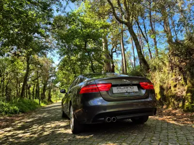 Jaguar XE 2015 - 14250 EUR, 184000 km - AUTO.MOTO.pt - 184000km - foto 7 de 23