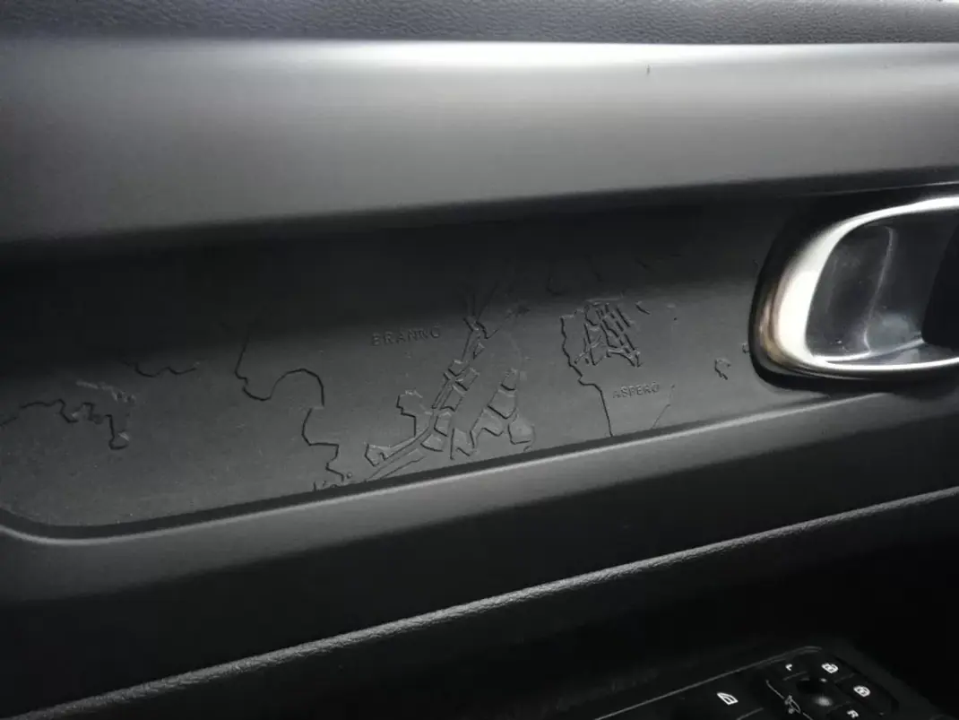 Volvo XC 40 2022 - 24999 EUR, 111000 km - AUTO.MOTO.pt - 111000km - foto 31 de 38