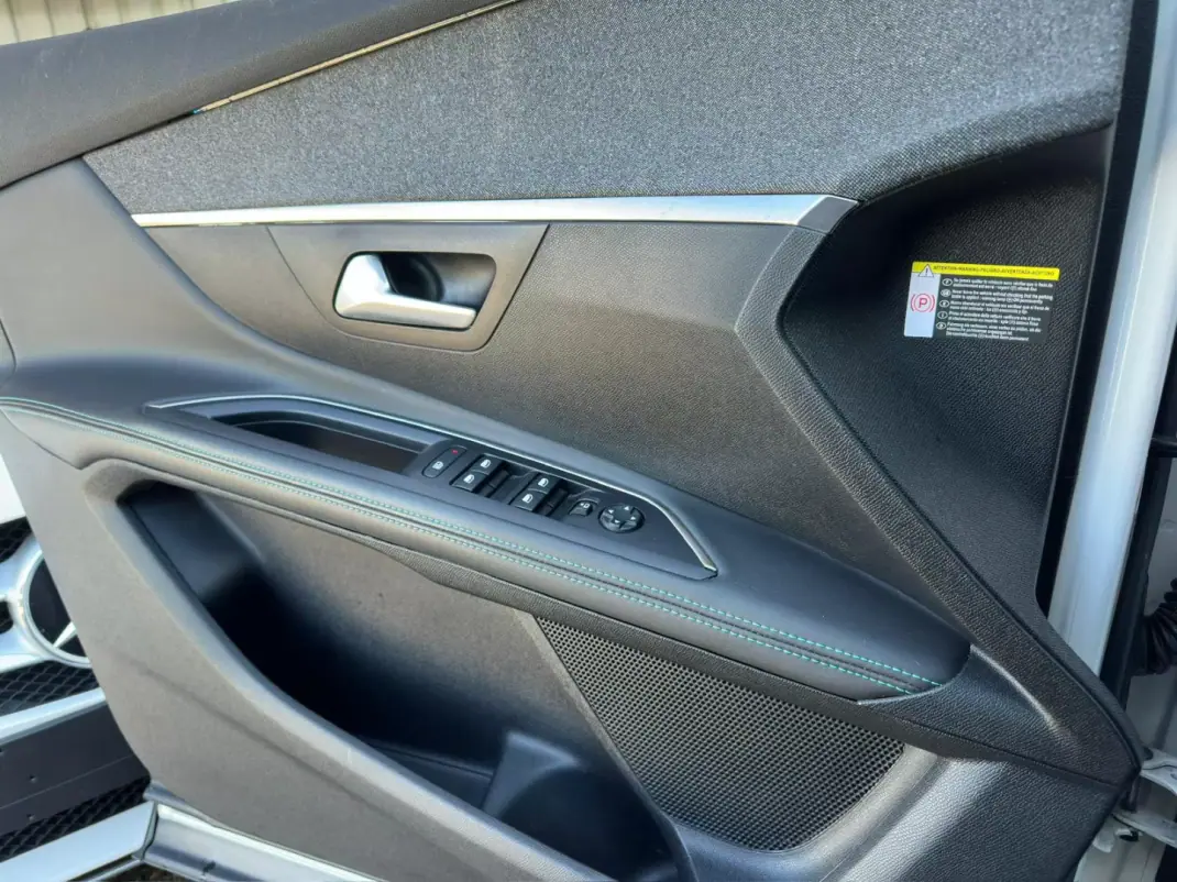 Peugeot 5008 2021 - 25900 EUR, 124114 km - AUTO.MOTO.pt - 124114km - foto 25 de 30