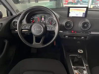 Audi A3 Sportback 2019 - 17900 EUR, 104914 km - AUTO.MOTO.pt - 104914km - foto 9 de 21