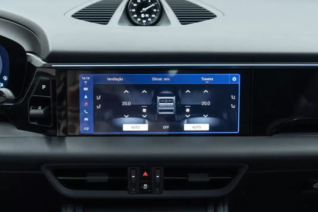 Porsche Macan 2025 - 89950 EUR, 8000 km - AUTO.MOTO.pt - 8000km - foto 50 de 57