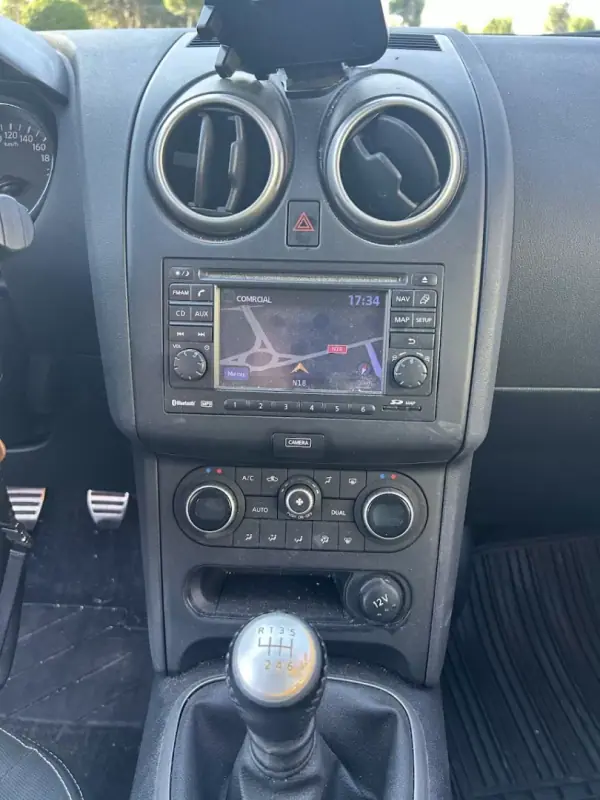 Nissan Qashqai 2013 - 12500 EUR, 102950 km - AUTO.MOTO.pt - 102950km - foto 8 de 18
