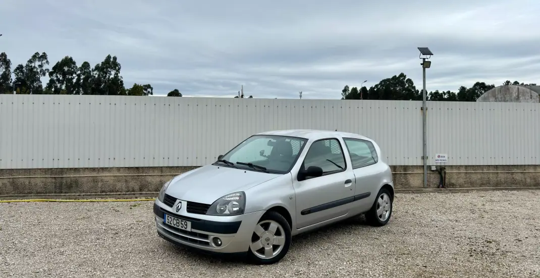 Renault Clio 2006 - 3500 EUR, 265000 km - AUTO.MOTO.pt - 265000km - foto 1 de 6