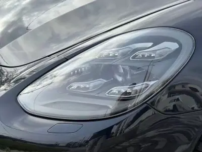 Porsche Panamera 2017 - 58990 EUR, 114000 km - AUTO.MOTO.pt - 114000km - foto 37 de 39