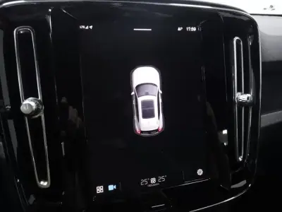 Volvo XC 40 2022 - 24999 EUR, 111000 km - AUTO.MOTO.pt - 111000km - foto 33 de 38