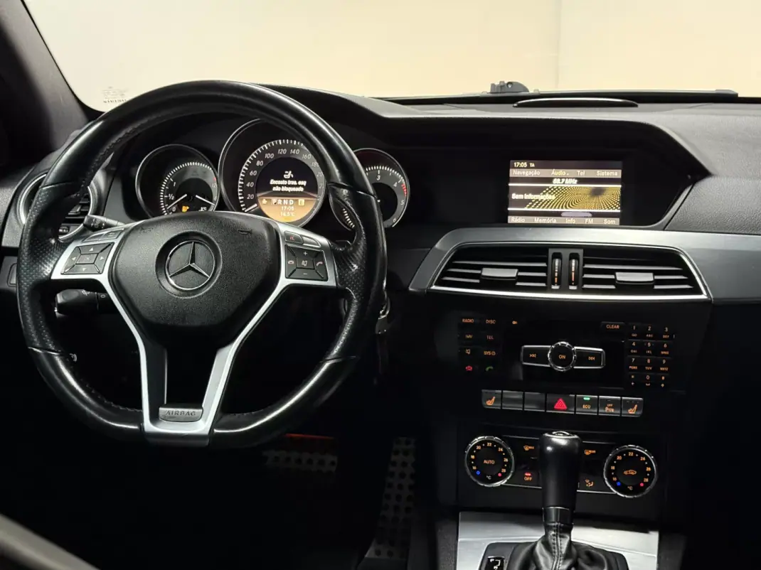 Mercedes-Benz C 250 2011 - 18500 EUR, 193000 km - AUTO.MOTO.pt - 193000km - foto 15 de 22