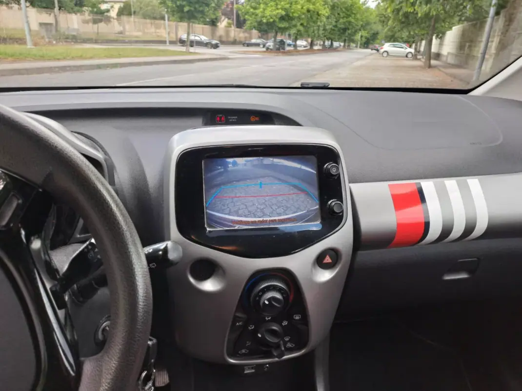 Citroën C1 2016 - 7990 EUR, 109000 km - AUTO.MOTO.pt - 109000km - foto 13 de 16