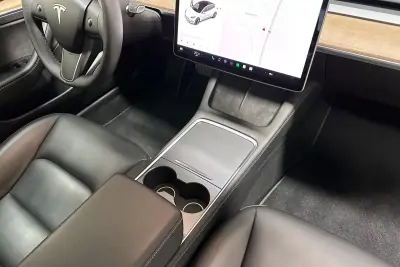 Tesla Model 3 2021 - 27450 EUR, 33801 km - AUTO.MOTO.pt - 33801km - foto 36 de 48
