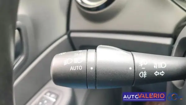 Renault Captur 2019 - 17950 EUR, 35775 km - AUTO.MOTO.pt - 35775km - foto 15 de 34