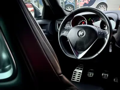 Alfa Romeo Giulietta 2016 - 13950 EUR, 139000 km - AUTO.MOTO.pt - 139000km - foto 9 de 18