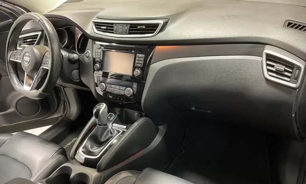 Nissan Qashqai 2018 - 19990 EUR, 90000 km - 90000km - foto 9 de 10