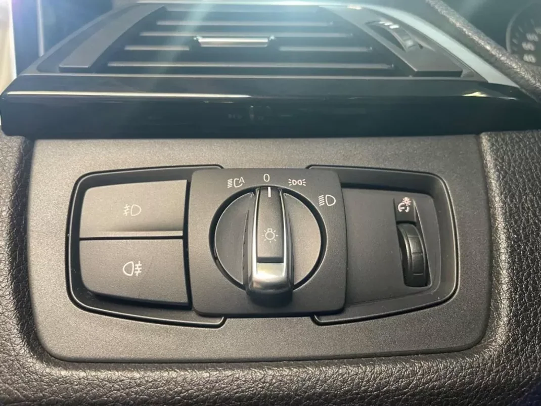 BMW 420 Gran Coupé 2016 - 22999 EUR, 160000 km - AUTO.MOTO.pt - 160000km - foto 51 de 54