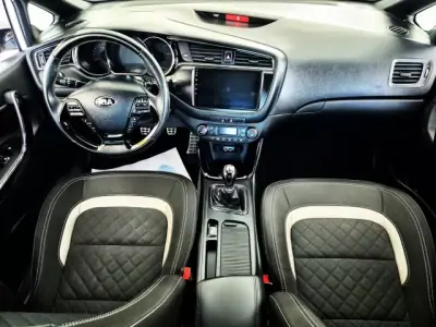 Kia Ceed 2018 - 13750 EUR, 90759 km - 90759km - foto 6 de 10