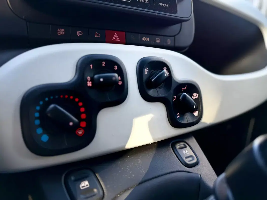 Fiat Panda 2025 - 14950 EUR, 12000 km - AUTO.MOTO.pt - 12000km - foto 22 de 24