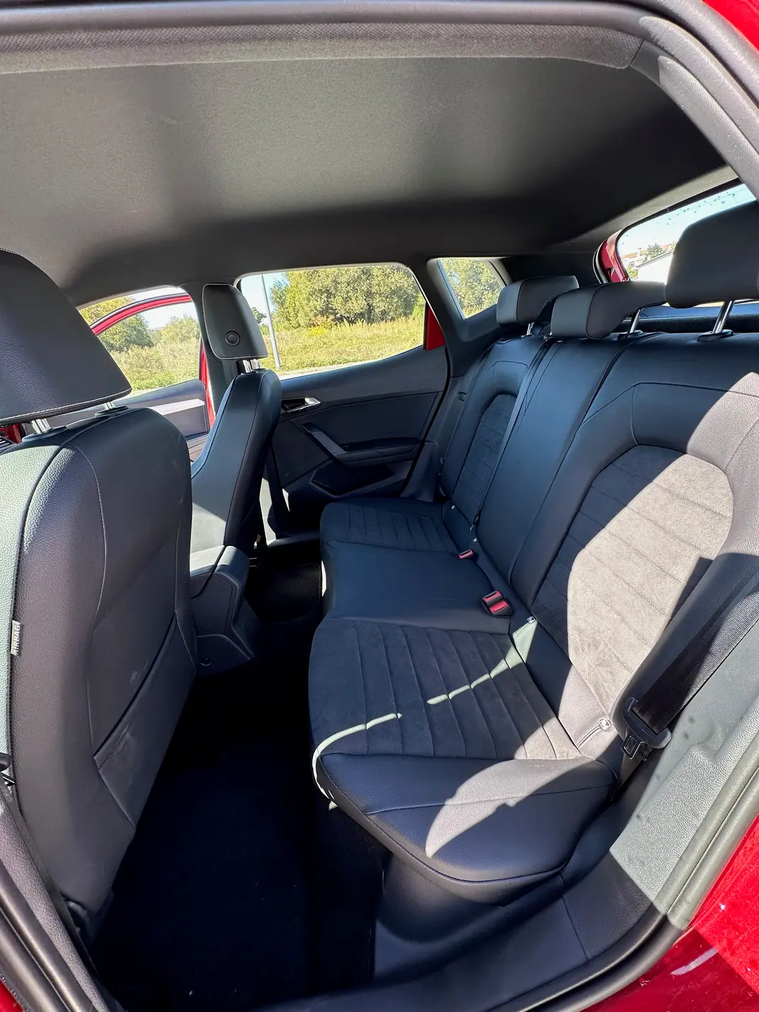 SEAT Arona 2019 - 12500 EUR, 62000 km - AUTO.MOTO.pt - 62000km - foto 6 de 11