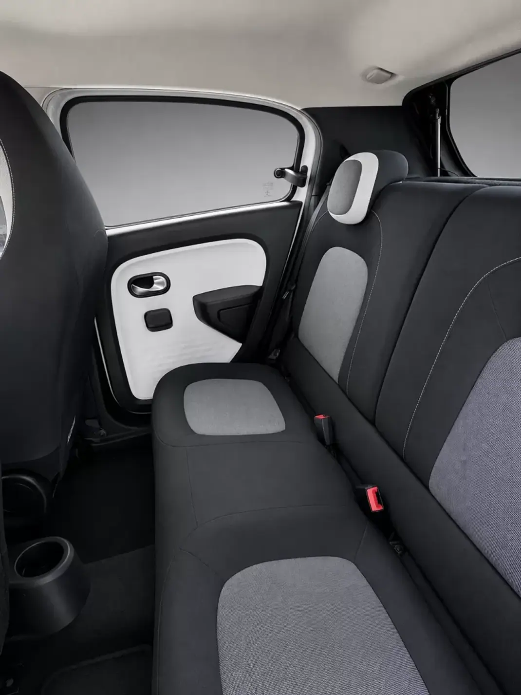 Renault Twingo 2020 - 11800 EUR, 60486 km - 60486km - foto 8 de 12