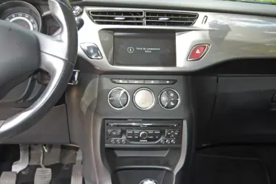 Citroën C3 2013 - 7500 EUR, 162000 km - AUTO.MOTO.pt - 162000km - foto 9 de 11