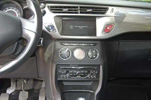 Citroën C3 2013 - 7500 EUR, 162000 km - AUTO.MOTO.pt - 162000km - foto 9 de 11