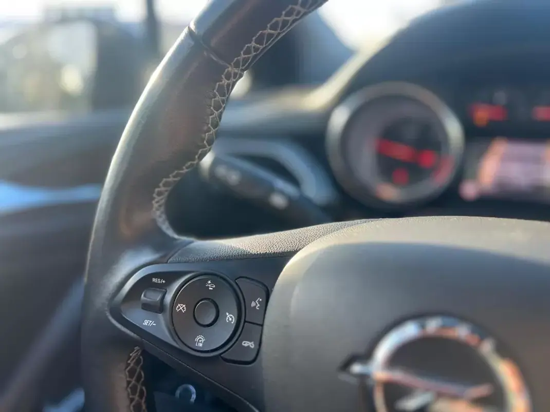 Opel Astra Sports Tourer 2018 - 12984 EUR, 97000 km - AUTO.MOTO.pt - 97000km - foto 6 de 26