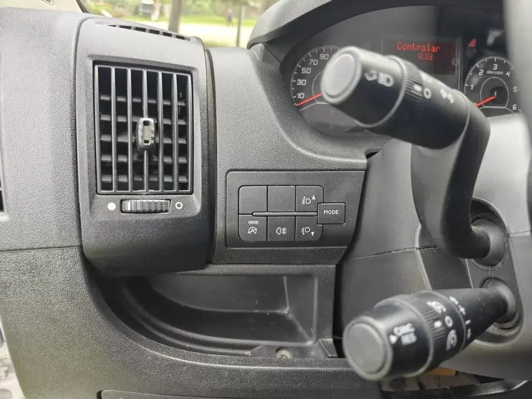 Citroën JUMPER 2.0 Blue Hdi L 2 H 2 2020 - 21490 EUR, 89300 km - AUTO.MOTO.pt - 89300km - foto 22 de 31