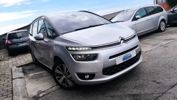 Citroën C4 Grand Picasso 2015 - 10900 EUR, 190000 km - AUTO.MOTO.pt - 190000km - foto 10 de 20