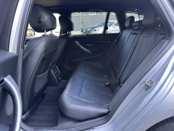 BMW 320 2016 - 21400 EUR, 220000 km - AUTO.MOTO.pt - 220000km - foto 16 de 50