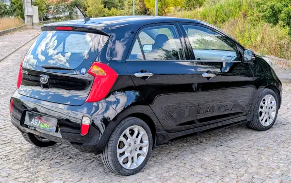 Kia Picanto 2011 - 5250 EUR, 124499 km - AUTO.MOTO.pt - 124499km - foto 10 de 21