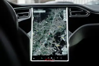 Tesla Model S 2014 - 22000 EUR, 251000 km - AUTO.MOTO.pt - 251000km - foto 15 de 22
