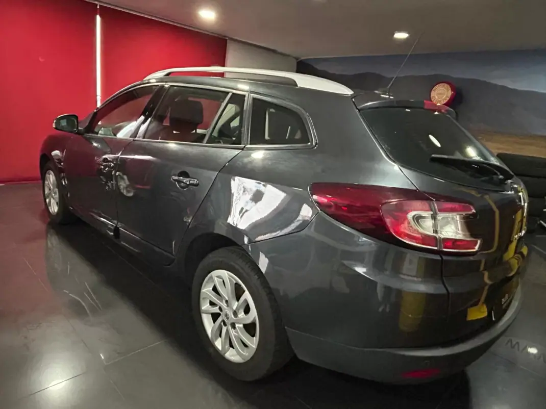 Renault Mégane Sport Tourer 2014 - 8900 EUR, 269392 km - AUTO.MOTO.pt - 269392km - foto 4 de 20