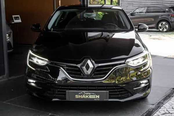 Renault Mégane 2023 - 17990 EUR, 118119 km - AUTO.MOTO.pt - 118119km - foto 7 de 41