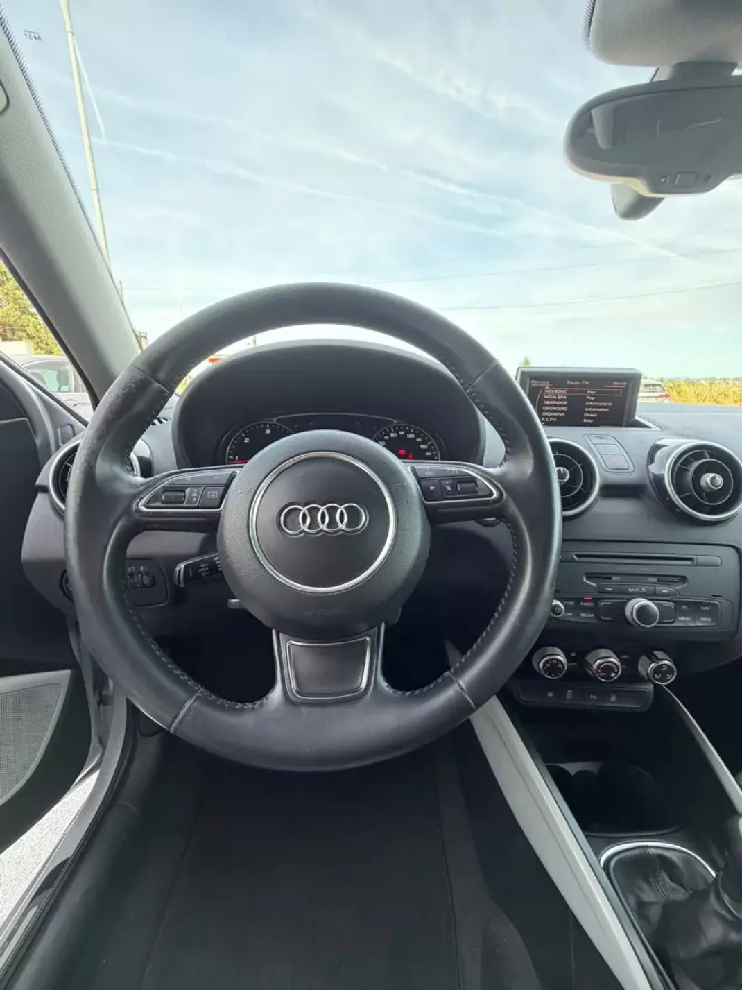 Audi A1 2012 - 10000 EUR, 252568 km - 252568km - foto 9 de 17