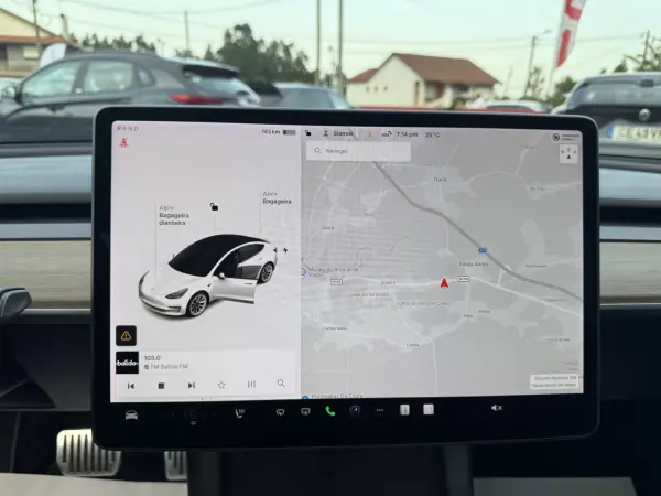 Tesla Model 3 2021 - 28900 EUR, 73000 km - AUTO.MOTO.pt - 73000km - foto 11 de 32