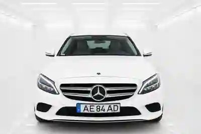 Mercedes-Benz C 300 2020 - 28500 EUR, 78000 km - AUTO.MOTO.pt - 78000km - foto 2 de 11