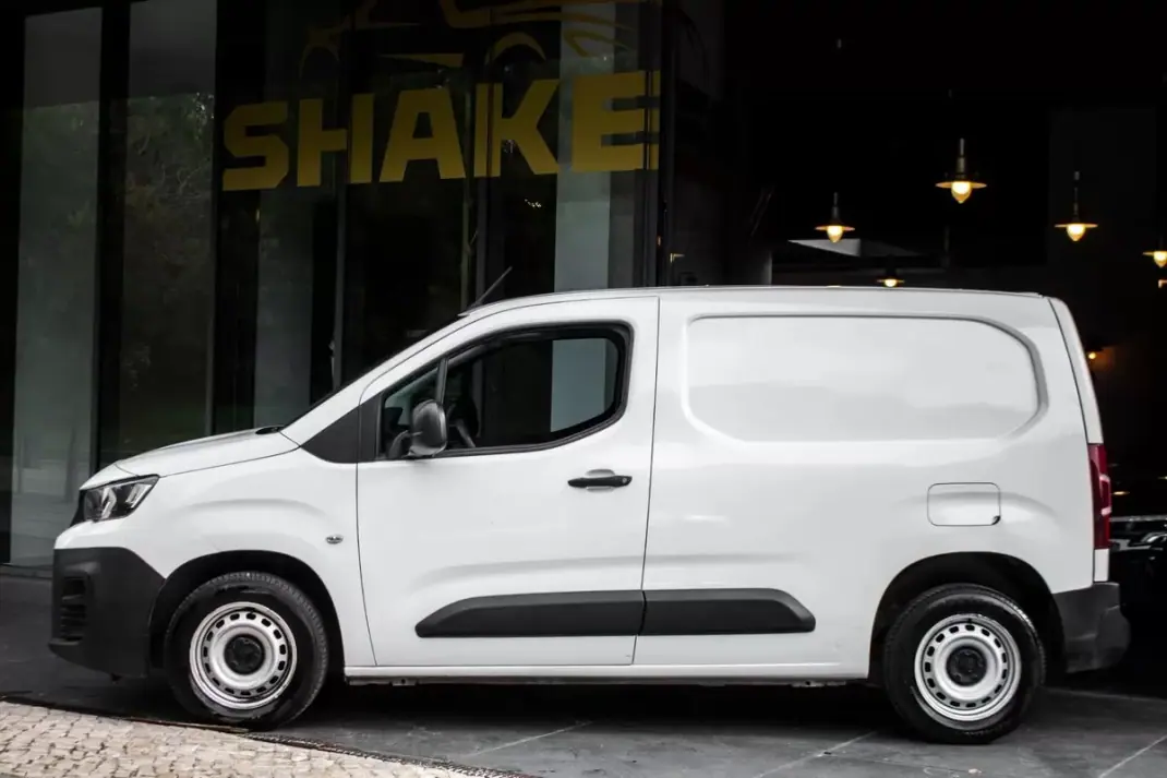 Peugeot Partner BlueHDi 100 L2 Cabine Dupla 2021 - 12990 EUR, 103902 km - AUTO.MOTO.pt - 103902km - foto 2 de 28