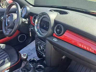 MINI Roadster 2012 - 16990 EUR, 102919 km - 102919km - foto 17 de 47