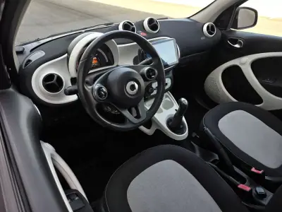 Smart ForFour 2015 - 7750 EUR, 124000 km - AUTO.MOTO.pt - 124000km - foto 15 de 29