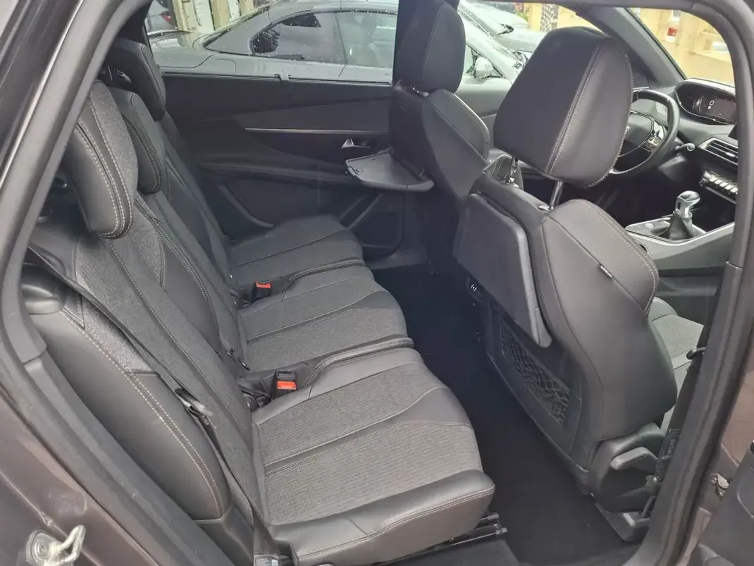 Peugeot 5008 2017 - 16500 EUR, 30000 km - AUTO.MOTO.pt - 30000km - foto 23 de 35