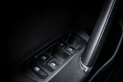 Volkswagen Golf 2015 - 24990 EUR, 83192 km - AUTO.MOTO.pt - 83192km - foto 20 de 45