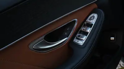 Mercedes-Benz C 220 2020 - 29000 EUR, 169000 km - AUTO.MOTO.pt - 169000km - foto 35 de 42