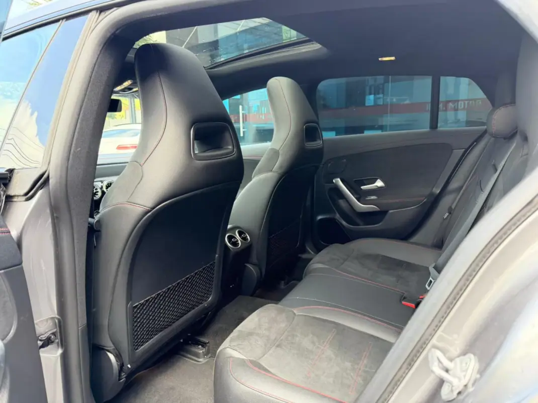 Mercedes-Benz CLA 180 2021 - 31500 EUR, 89000 km - AUTO.MOTO.pt - 89000km - foto 12 de 15