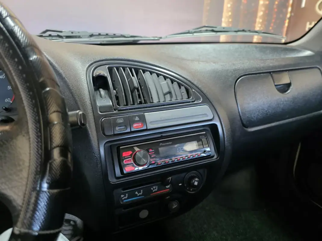 Citroën Saxo 2000 - 2450 EUR, 280000 km - AUTO.MOTO.pt - 280000km - foto 4 de 12
