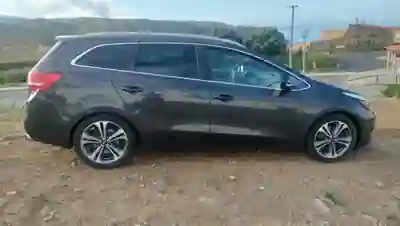Kia Ceed SW 2016 - 9990 EUR, 135800 km - AUTO.MOTO.pt - 135800km - foto 5 de 15