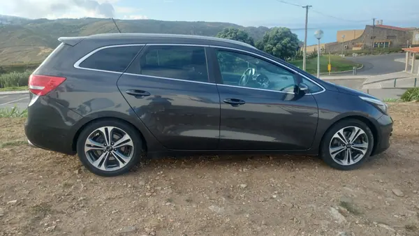 Kia Ceed SW 2016 - 9990 EUR, 135800 km - AUTO.MOTO.pt - 135800km - foto 5 de 15