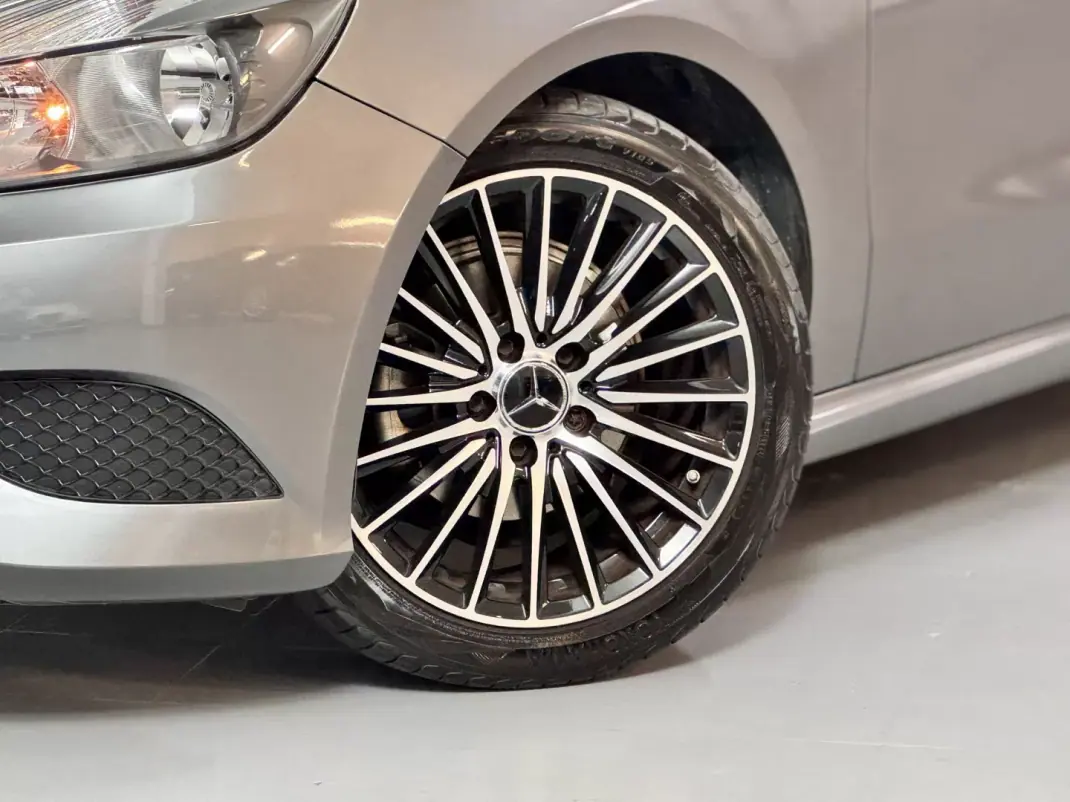Mercedes-Benz A 180 2014 - 13750 EUR, 157000 km - AUTO.MOTO.pt - 157000km - foto 13 de 45