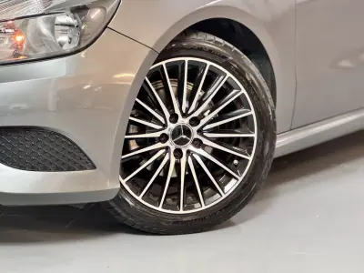 Mercedes-Benz A 180 2014 - 13750 EUR, 157000 km - AUTO.MOTO.pt - 157000km - foto 13 de 45