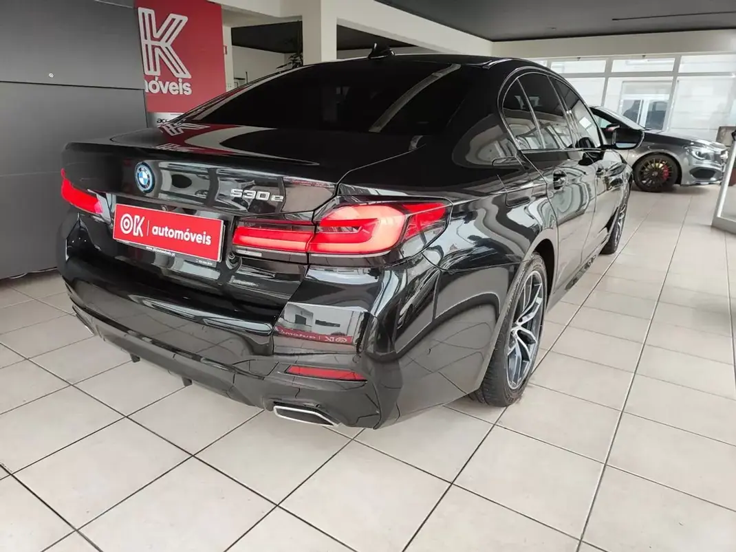 BMW 530e 2022 - 35650 EUR, 99990 km - AUTO.MOTO.pt - 99990km - foto 11 de 37