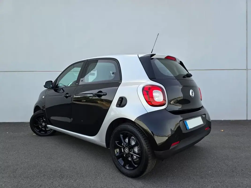 Smart ForFour 2015 - 7750 EUR, 124000 km - 124000km - foto 5 de 29